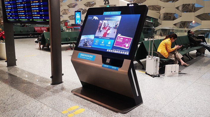 液晶廣告機廠家淺談觸摸一體機為什么受各行業青睞